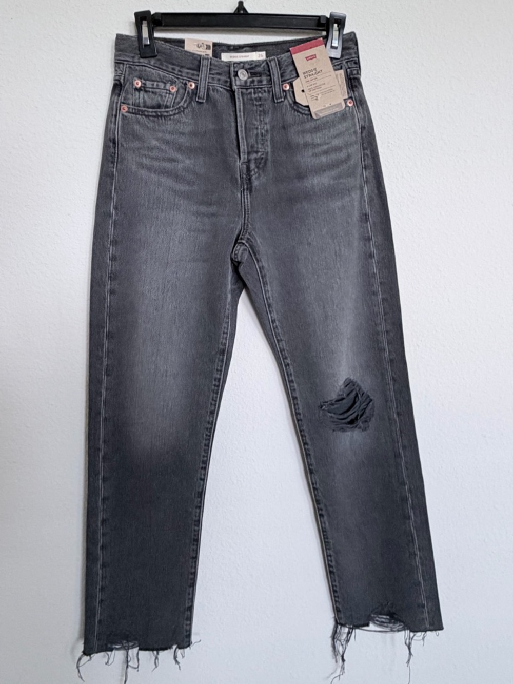 NWT Levi's Wedgie Straight Black Charcoal Distressed Denim Jeans Women's W26xL28